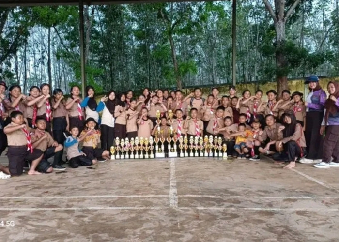 Tim Pramuka SDN 19 Betung Juara Umum Putra dan Putri Pada HUT SMPN 1 Betung
