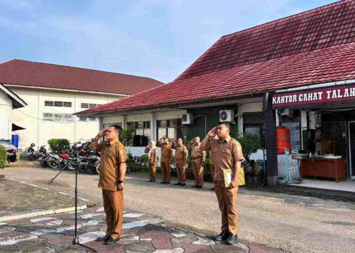 Sekcam Talang Kelapa Tekankan Disiplin ASN dalam Apel Mingguan Kecamatan