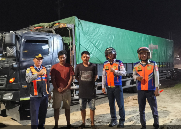 Parkir Liar di Jalintim Kian Meresahkan, Dishub Banyuasin Ingatkan Supir; Kendaraan Bisa Diderek dan Didenda!