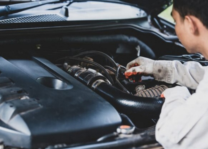 Servis Mobil Berapa Km Sekali? Ini Panduan Lengkap Biar Mesin Tetap Awet