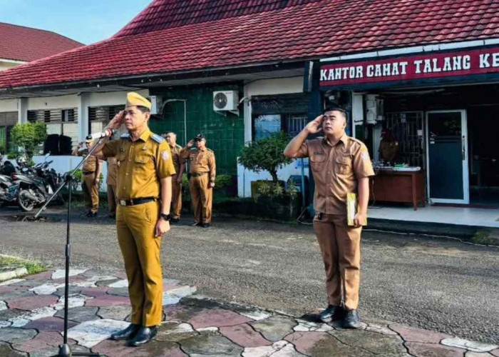 Camat Talang Kelapa Apresiasi Admin Media Sosial Saat Apel Mingguan