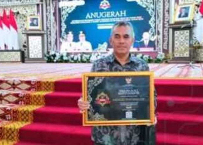 SMAN Plus 2 Banyuasin III Terima Anugerah Keterbukaan Informasi Publik
