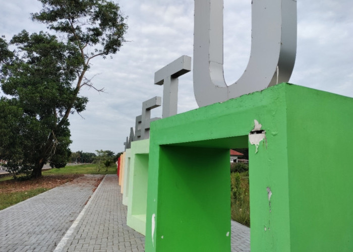 Plang Nama Taman Kota Betuah di Samping Rumah Dinas Bupati Banyuasin Rusak, Warga Nilai Mubazir