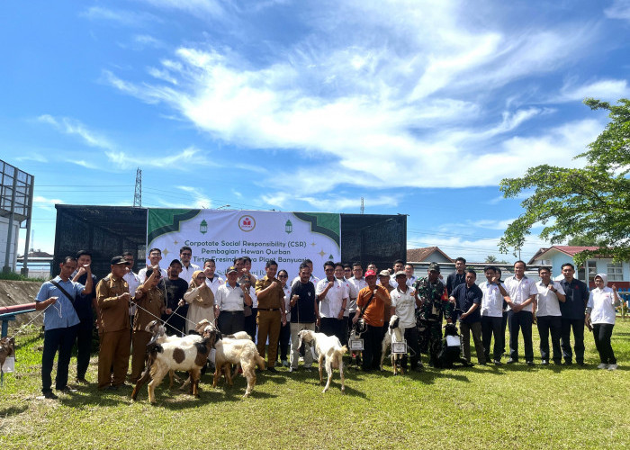 CSR Hewan Qurban, PT Tirta Fresindo Jaya Salurkan 9 Ekor Kambing untuk Warga Sekitar