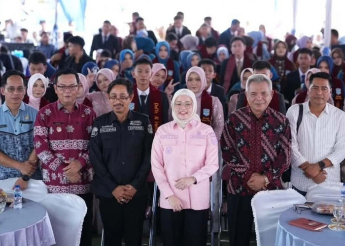 Wakil Bupati Netta Indian Hadiri Pelepasan Siswa SMAN 1 Banyuasin III