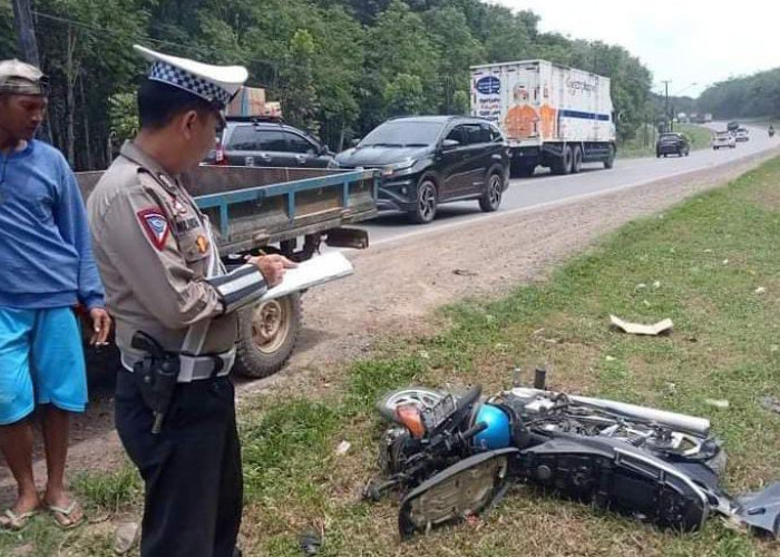 Ditabrak Pikap, Dua Pengendara Motor Luka-Luka