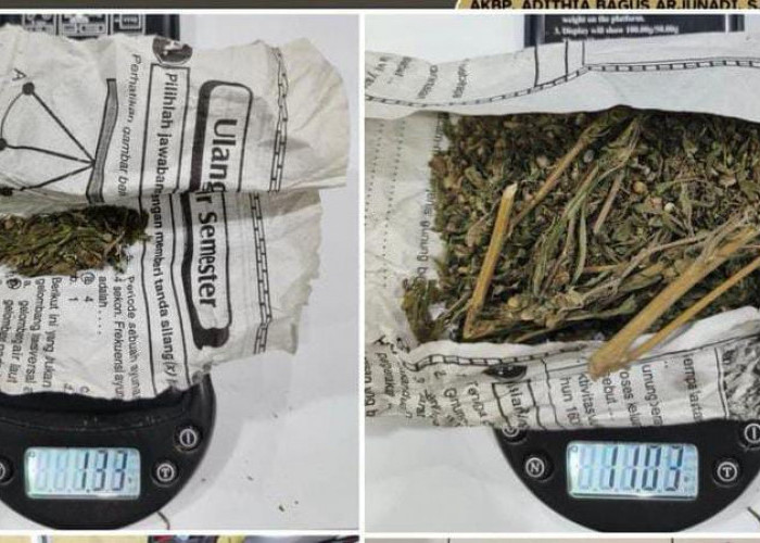 Duduk Santai Diatas Motor, Seorang Pemuda Disergap Polisi