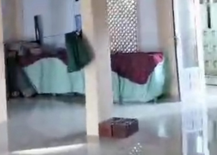 Pencuri Satroni Masjid Assyarif Pangkalan Balai, Bawa Kabur Kipas Angin dengan Cara Begini