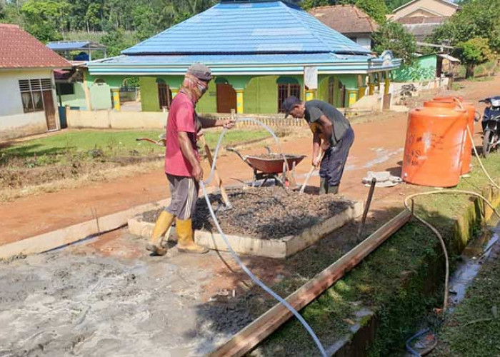 Akhirnya Jalan Desa Sedang Dilakukan Pembangunan 