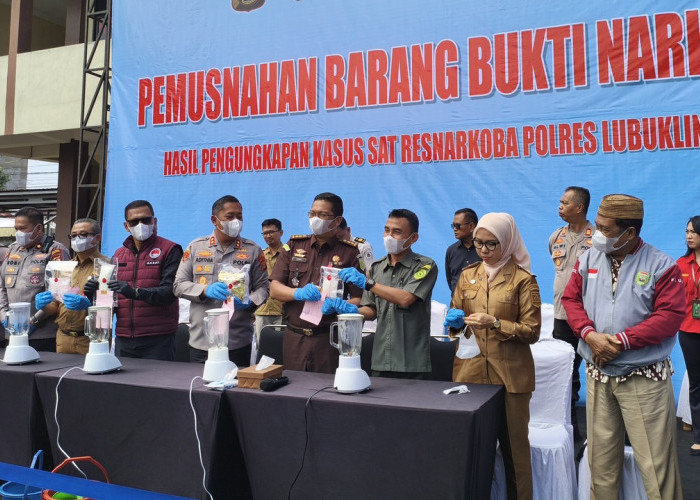 Polda Sumsel Musnahkan Hampir 1,4 Kilogram Sabu Hasil Pengungkapan Empat Kasus Narkotika