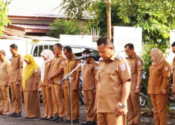 Lurah Seterio Pimpin Apel Gabungan, Tekankan Disiplin dan Pelayanan Prima di Banyuasin III