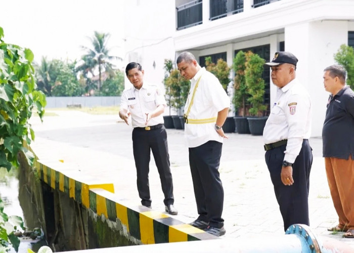 Warga Didorong Dapat Solusi Banjir, Drainase Talang Kelapa Ditinjau Langsung