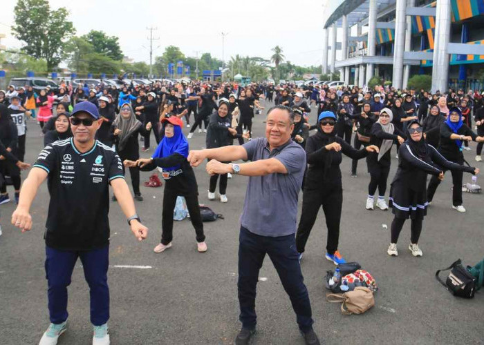 Wagub Sumsel Cik Ujang Ajak Warga Lubuklinggau Terapkan Pola Hidup Sehat Lewat Senam Bersama