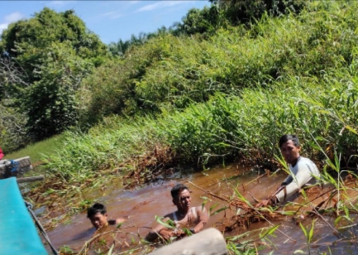 Saluran Primer Mendangkal, Desa di Kecamatan Air Kumbang Banyuasin Ini Langganan Banjir