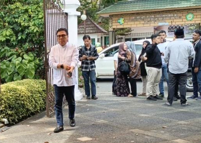 Pelayat Berdatangan ke Rumah Duka, Jenazah Alex Noerdin diperkirakan Tiba Malam Hari 