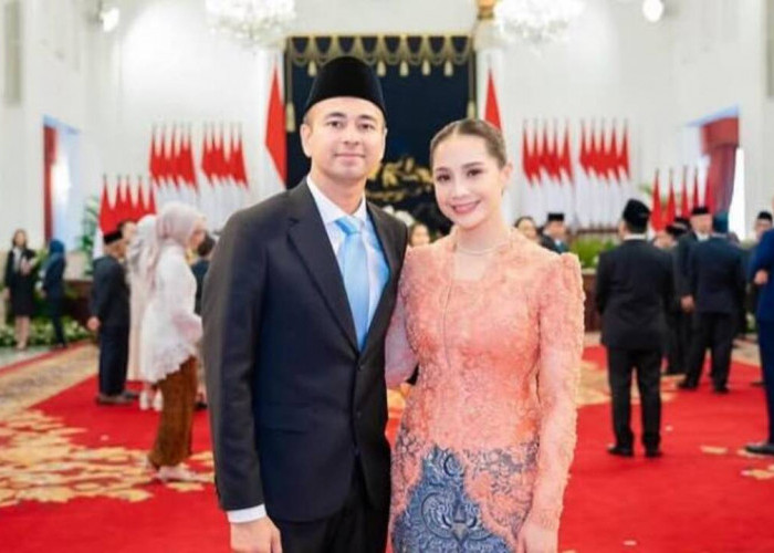 Kisah Cinta Mereka Jadi Inspirasi, Ini 5 Pasangan Artis Indonesia Paling Romantis