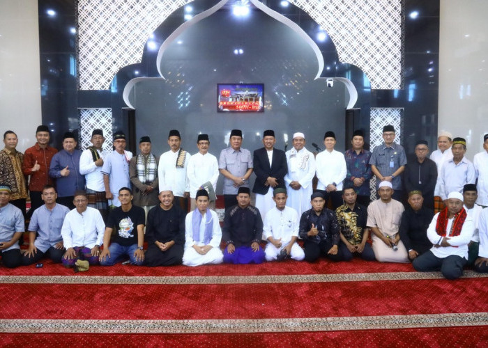 Wagub Sumsel Shalat Jumat di Talang Jambe, Ajak Masyarakat Maknai Kemenangan Ramadan