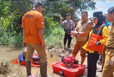 Wabup Banyuasin Tinjau Langsung Genangan Air di Sukajadi Timur, Pastikan Penanganan Cepat untuk Warga