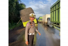 Truck Mogok Akibat Patah Per, Arus Lalu Lintas di Jalintim KM 27 Sempat Padat