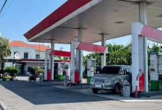 Cara Ampuh Hemat BBM Saat Terjebak Macet Kota, Nomor 3 Paling Sering Diabaikan!