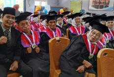 58 Lansia Ikuti Wisuda Sekolah Lansia Berdaya Aisyiyah di Desa Pulau Harapan