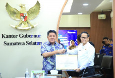 Gubernur Sumsel Terima Sertifikat HPL Mozaik 5 dan 6