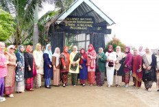 Peringati Hari Kartini, Ketua DWP Sumsel Ziarahi Makam Ratu Sinuhun