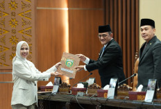 Sekda Sumsel Simak Pandangan Umum 8 Fraksi Terkait Raperda Sumsel Energi Gemilang