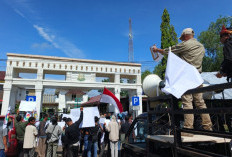 Ratusan Massa Geruduk Banyuasin, Desak Usut Mafia Pupuk dan Dugaan KKN Proyek Jalan