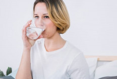 Benarkah Minum Air Hangat Setiap Pagi Lebih Sehat? Ini Faktanya