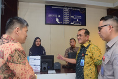 WFH, Sekda Sumsel Tinjau Pelayanan Samsat UPTB I Palembang