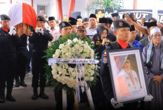 Upacara Kedinasan Iringi Pemakaman Alex Noerdin, Herman Deru: Jasa Beliau Akan Dikenang
