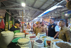 ‎Pastikan Stok Aman dan Harga Stabil, TPID OKUT Sidak Pasar