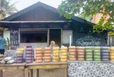 Warung Kuliner Pangkalan Balai Jual Bolu Murah Meriah! Mulai Rp13 Ribu, Beli 2 Cuma Rp25 Ribu!