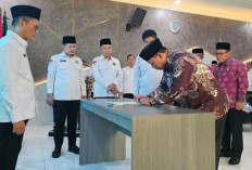 Kakanwil Kemenag Sumsel Lantik Empat Pejabat Administrator, Tekankan Penyegaran dan Akselerasi Kinerja