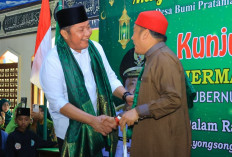 Pengajian Akbar di Sungai Menang, Herman Deru Bawa Bantuan Listrik untuk Tambak Udang