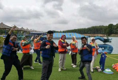 Rasa Syukur Raih Akreditasi A, Keluarga SMANTIBA Merayakannya di Danau Biru