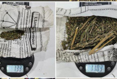 Duduk Santai Diatas Motor, Seorang Pemuda Disergap Polisi