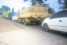 Jalintim Banyuasin Lumpuh Dua Hari, Kemacetan Mengular Puluhan Kilometer Akibat Pengecoran Jalan di KM 17