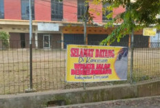 “Wisata Jalan Bergelombang”, Sindiran Pedas Warga Talang Kelapa untuk Kerusakan Jalintim